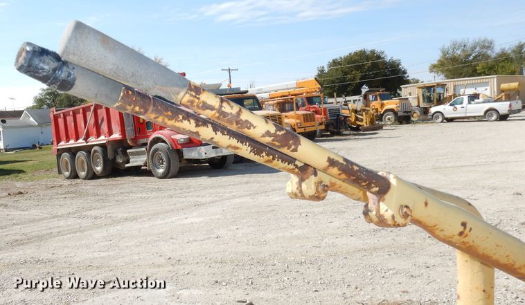 image for item HA9857 1973 Caterpillar D6C dozer winch