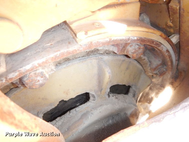 image for item HA9857 1973 Caterpillar D6C dozer winch