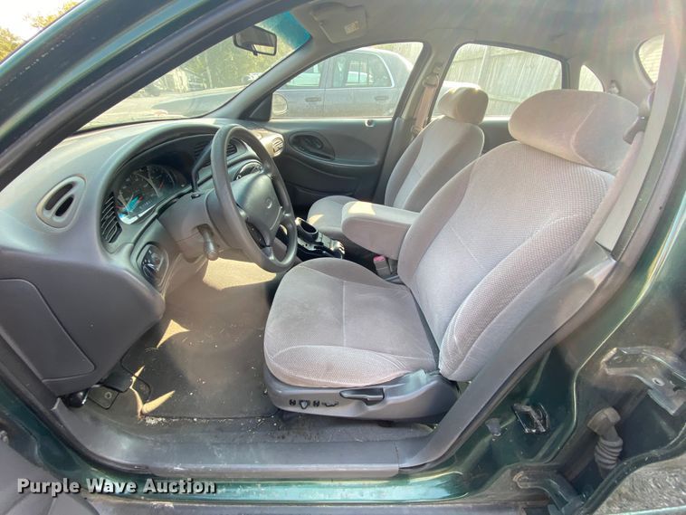 image for item HE9836 1999 Ford Taurus