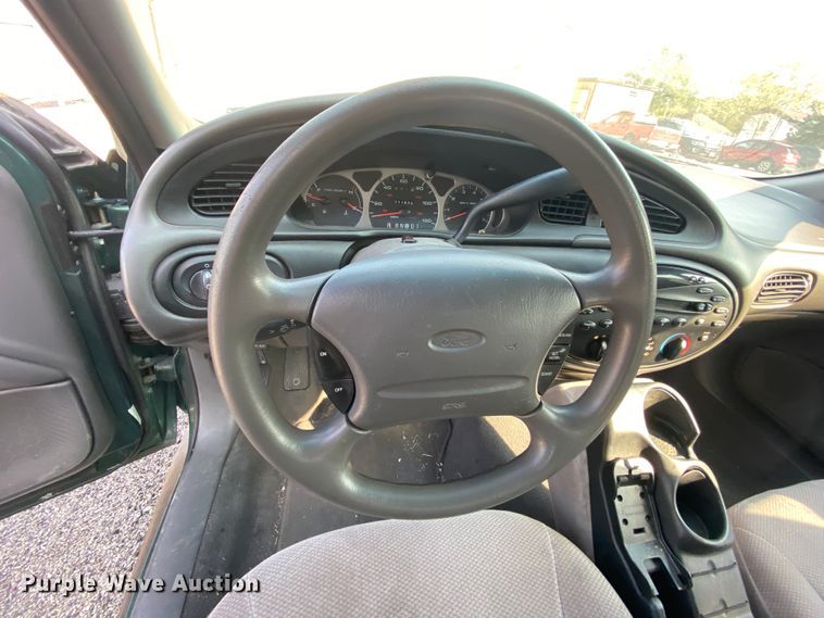 image for item HE9836 1999 Ford Taurus