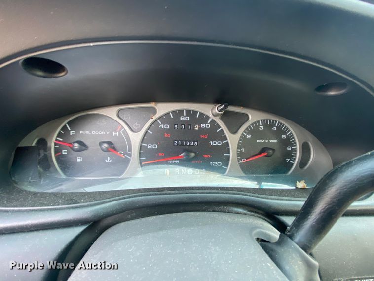 image for item HE9836 1999 Ford Taurus