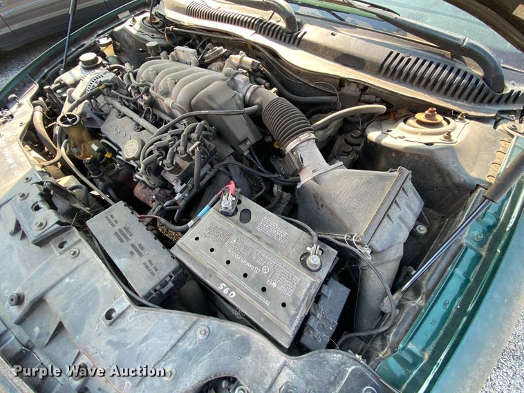 image for item HE9836 1999 Ford Taurus