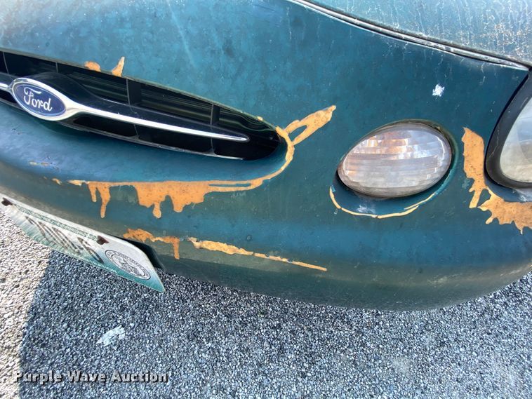 image for item HE9836 1999 Ford Taurus
