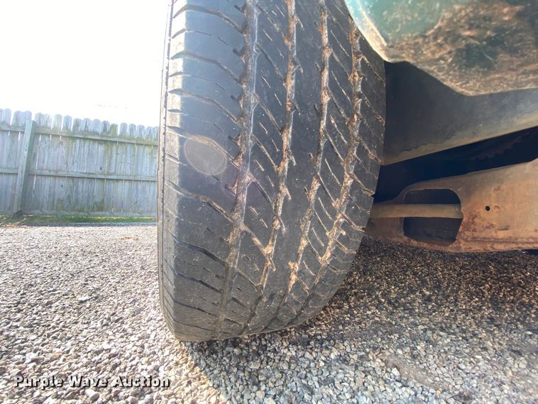 image for item HE9836 1999 Ford Taurus