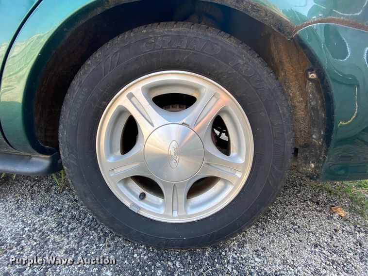 image for item HE9836 1999 Ford Taurus