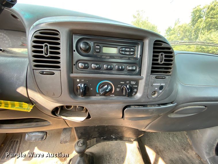 image for item HE9837 1999 Ford F150  pickup truck