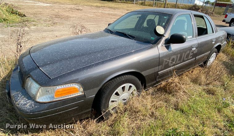 image for item HE9838 2009 Ford Crown Victoria Police Interceptor