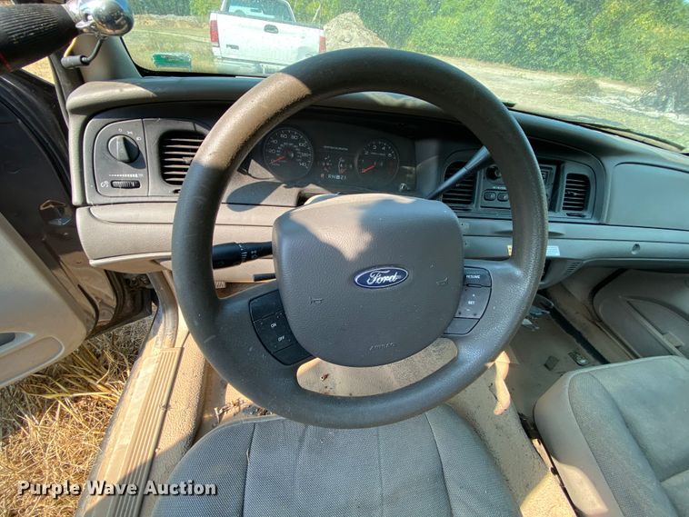 image for item HE9838 2009 Ford Crown Victoria Police Interceptor