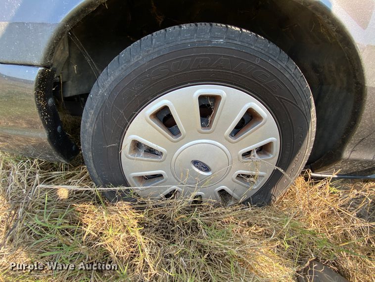 image for item HE9838 2009 Ford Crown Victoria Police Interceptor