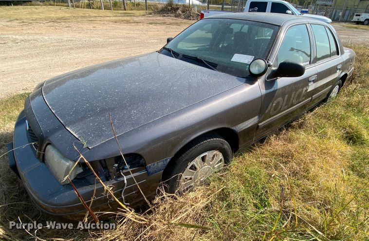 image for item HE9839 2009 Ford Crown Victoria Police Interceptor