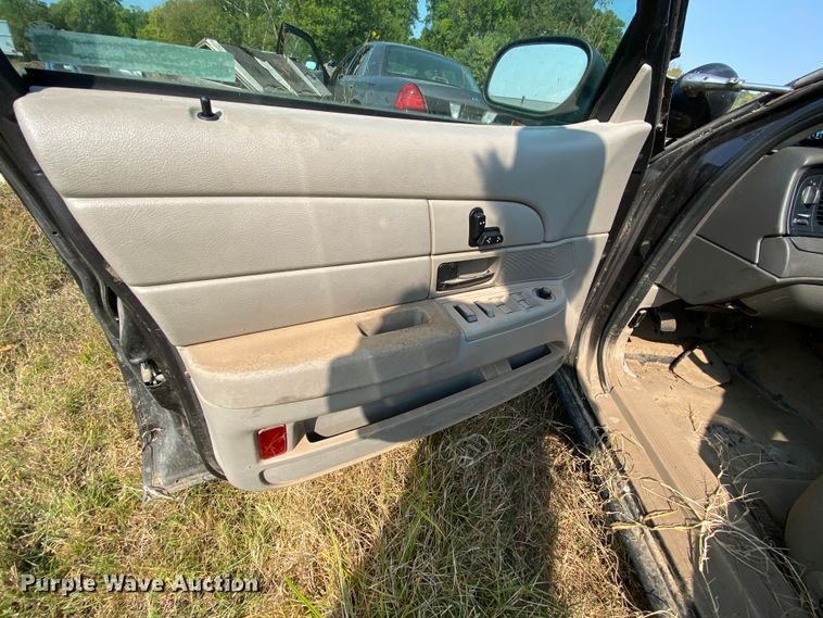 image for item HE9839 2009 Ford Crown Victoria Police Interceptor