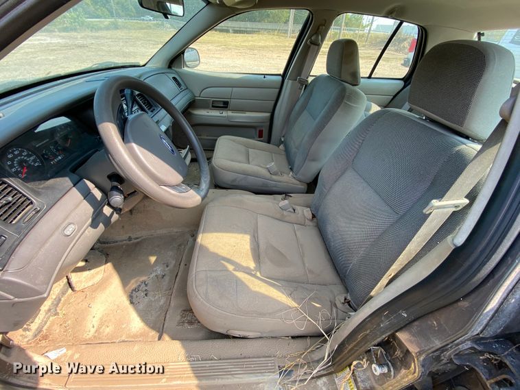 image for item HE9839 2009 Ford Crown Victoria Police Interceptor