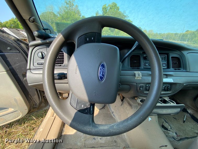 image for item HE9839 2009 Ford Crown Victoria Police Interceptor