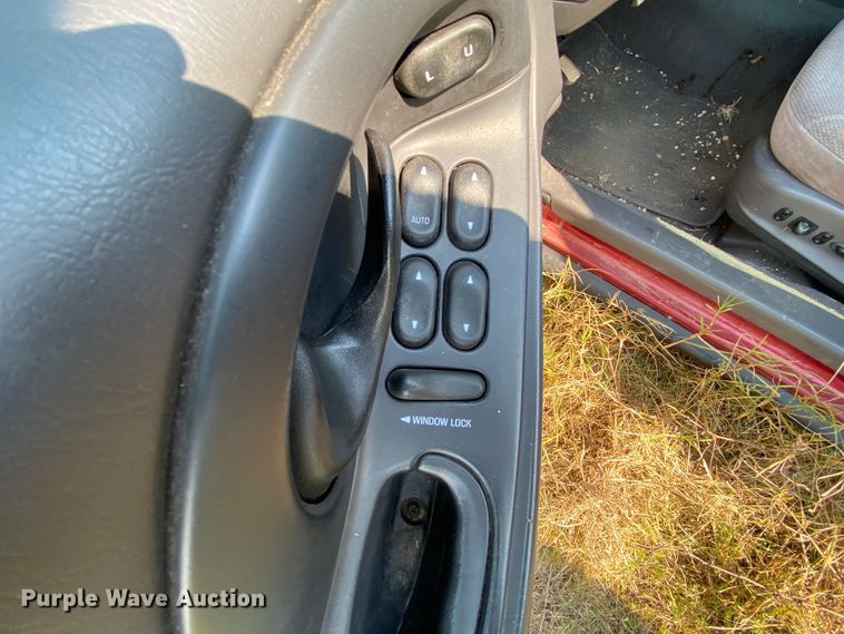 image for item HE9841 1999 Ford Taurus