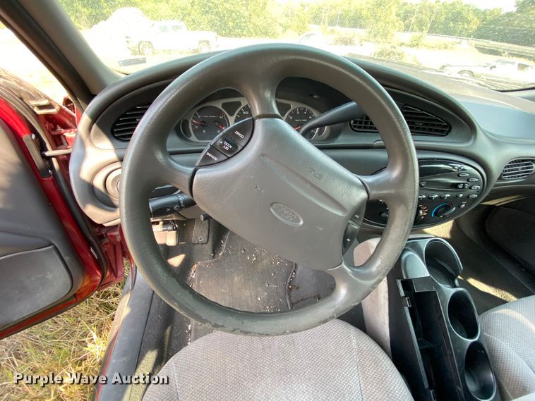 image for item HE9841 1999 Ford Taurus