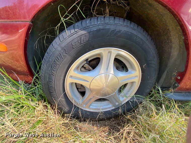 image for item HE9841 1999 Ford Taurus