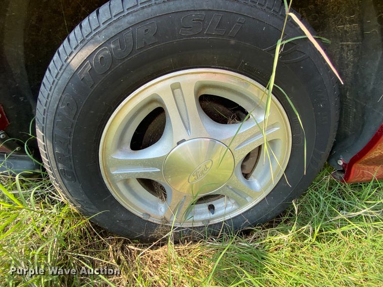 image for item HE9841 1999 Ford Taurus