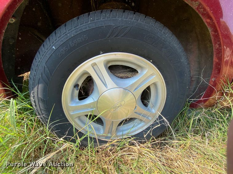 image for item HE9841 1999 Ford Taurus