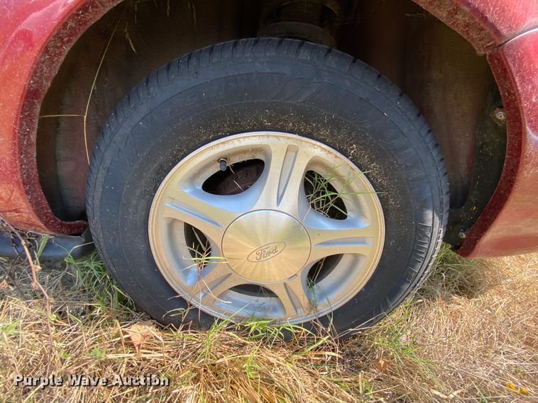 image for item HE9841 1999 Ford Taurus