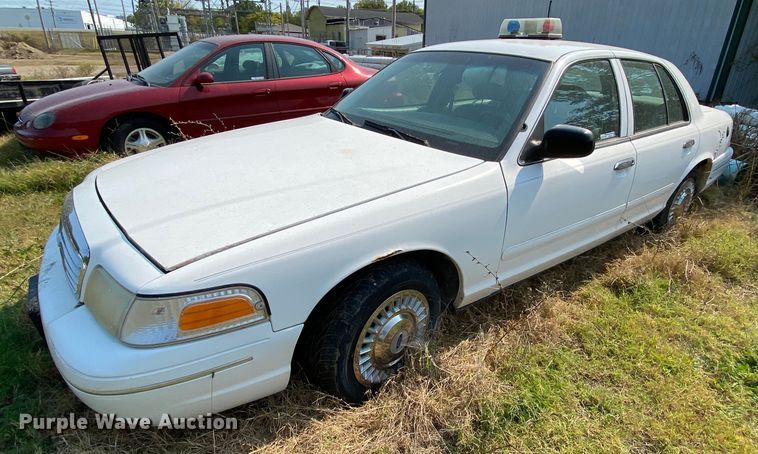 image for item HE9842 1998 Ford Crown Victoria Police Interceptor