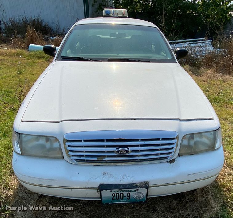 image for item HE9842 1998 Ford Crown Victoria Police Interceptor