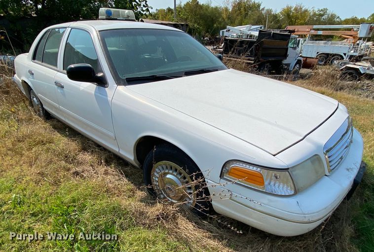 image for item HE9842 1998 Ford Crown Victoria Police Interceptor
