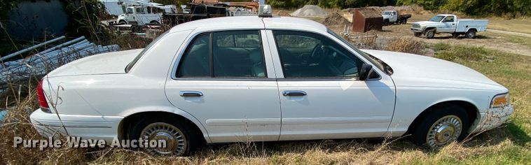 image for item HE9842 1998 Ford Crown Victoria Police Interceptor