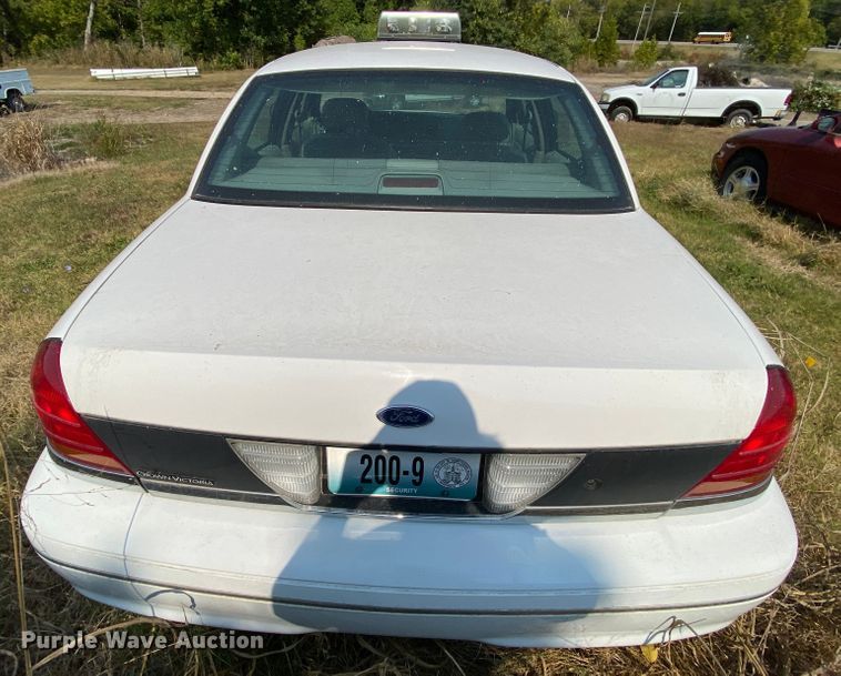 image for item HE9842 1998 Ford Crown Victoria Police Interceptor