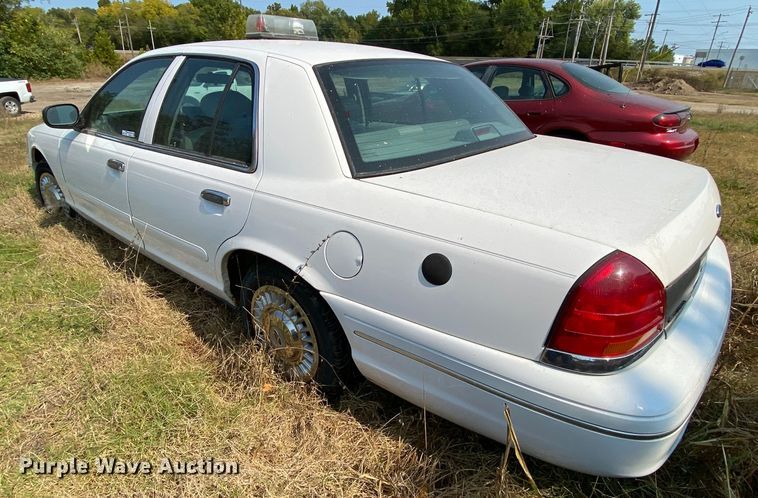 image for item HE9842 1998 Ford Crown Victoria Police Interceptor