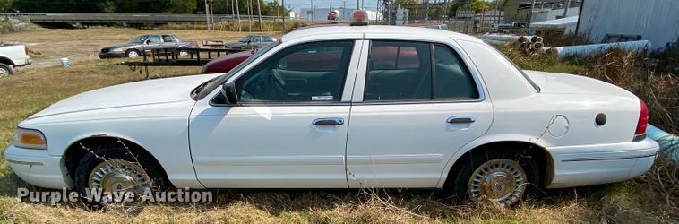 image for item HE9842 1998 Ford Crown Victoria Police Interceptor