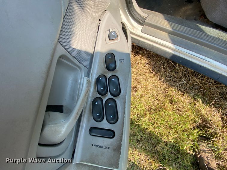 image for item HE9842 1998 Ford Crown Victoria Police Interceptor