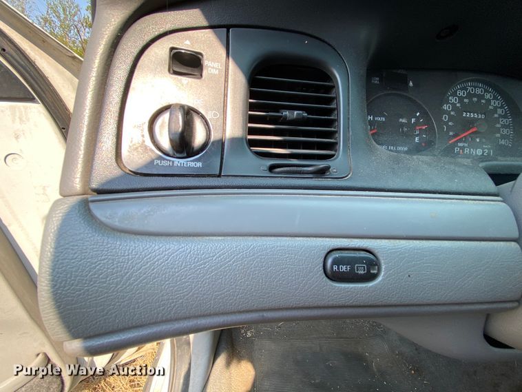 image for item HE9842 1998 Ford Crown Victoria Police Interceptor