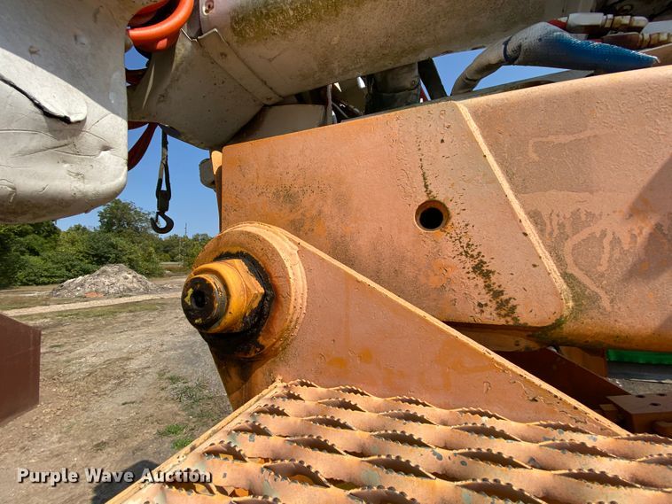 image for item HE9844 1997 Ford FT900  bucket truck