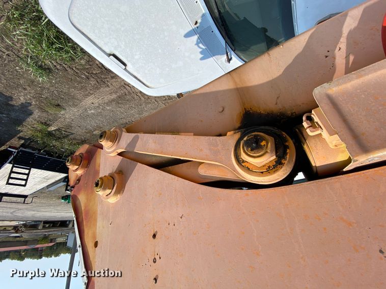 image for item HE9844 1997 Ford FT900  bucket truck