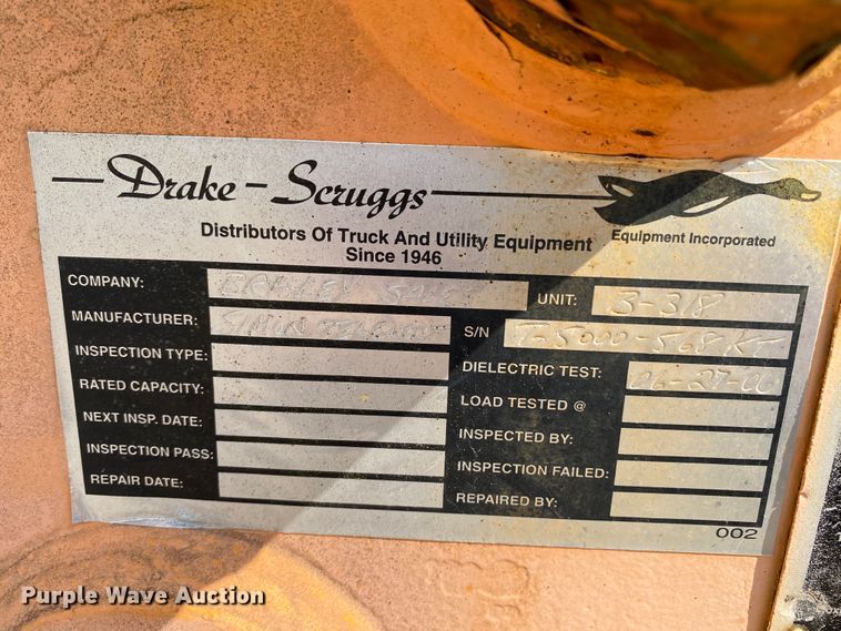 image for item HE9844 1997 Ford FT900  bucket truck