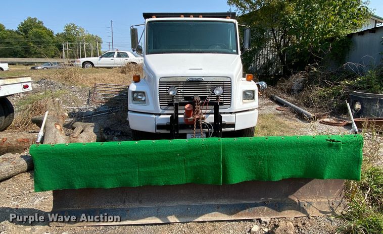 image for item HE9845 1999 Freightliner FL70  dump truck