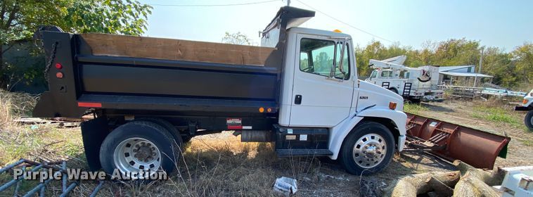 image for item HE9845 1999 Freightliner FL70  dump truck