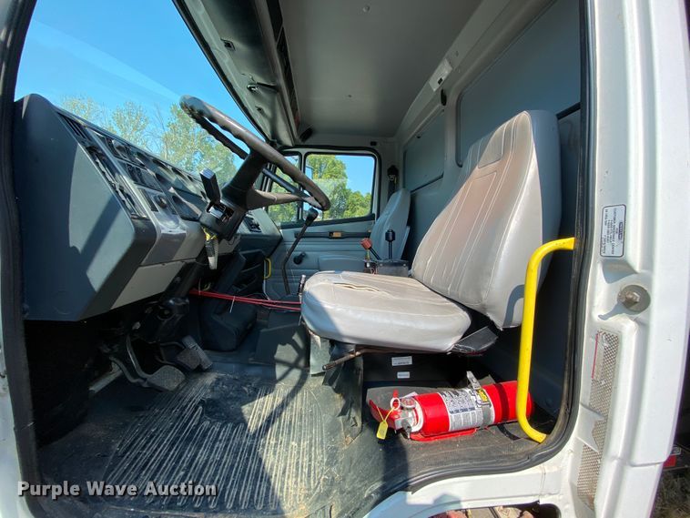 image for item HE9845 1999 Freightliner FL70  dump truck