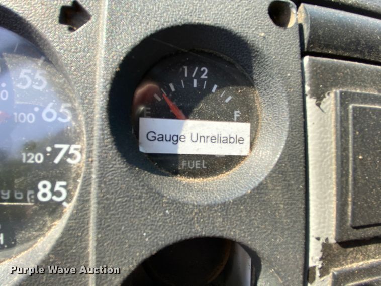 image for item HE9845 1999 Freightliner FL70  dump truck