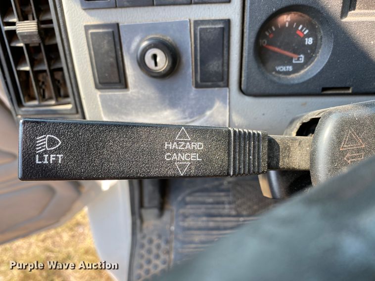 image for item HE9845 1999 Freightliner FL70  dump truck