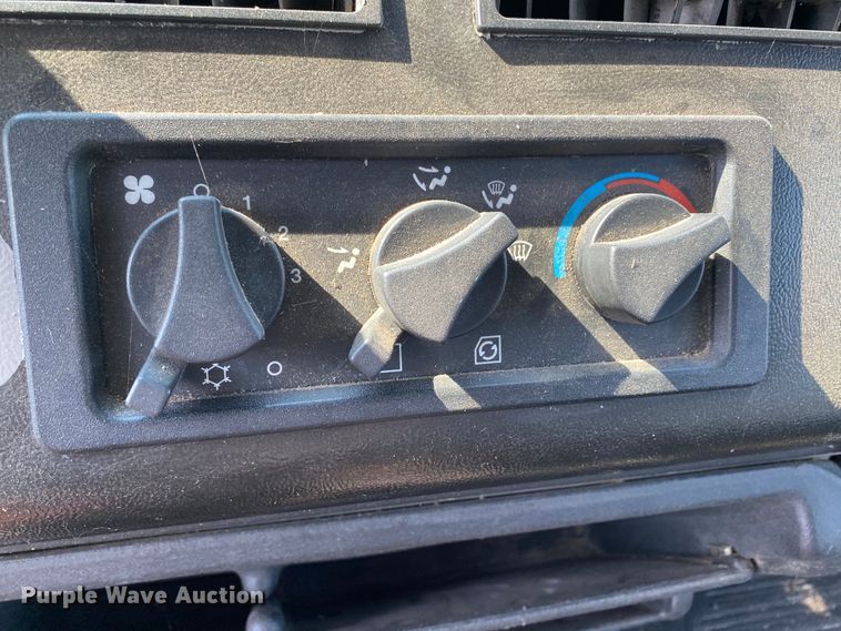 image for item HE9845 1999 Freightliner FL70  dump truck