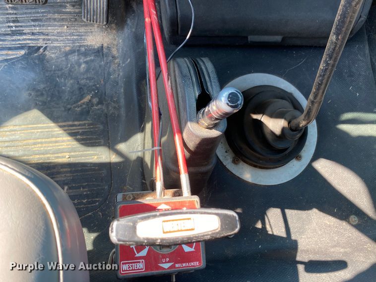 image for item HE9845 1999 Freightliner FL70  dump truck