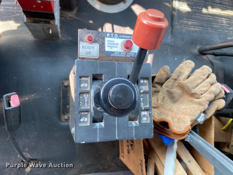 image for item HE9845 1999 Freightliner FL70  dump truck