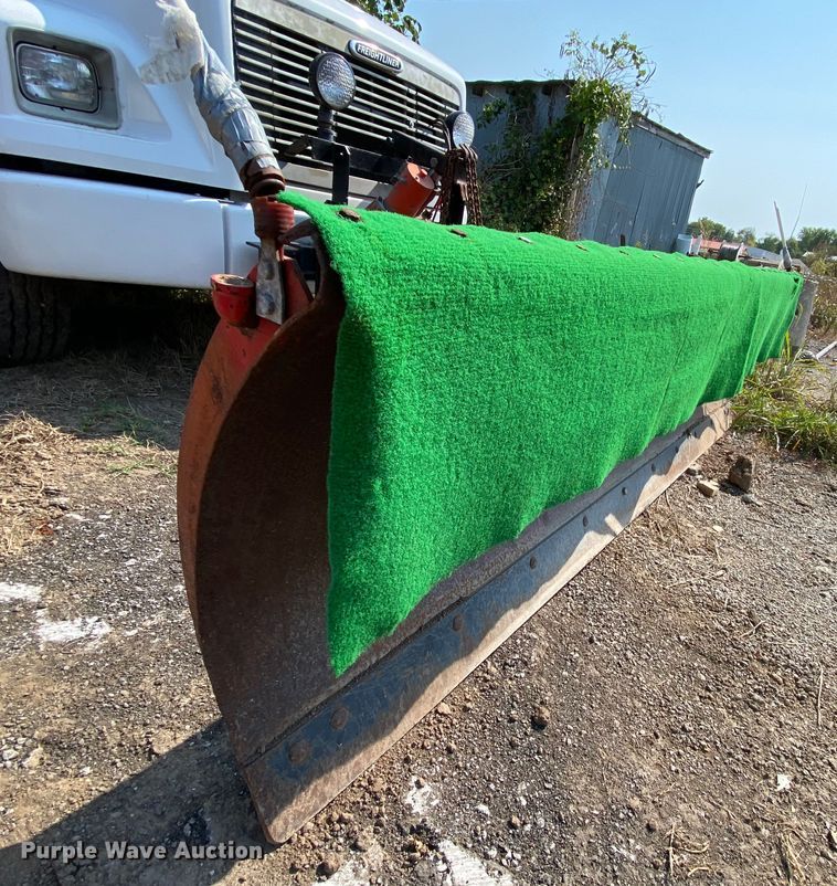 image for item HE9845 1999 Freightliner FL70  dump truck