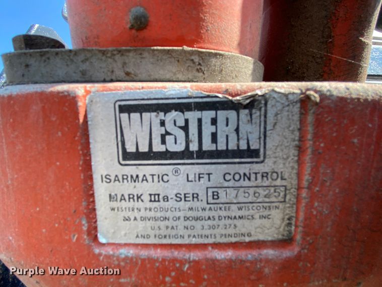 image for item HE9845 1999 Freightliner FL70  dump truck