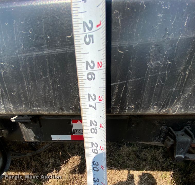 image for item HE9845 1999 Freightliner FL70  dump truck