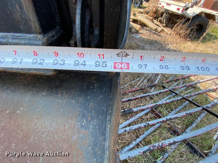 image for item HE9845 1999 Freightliner FL70  dump truck