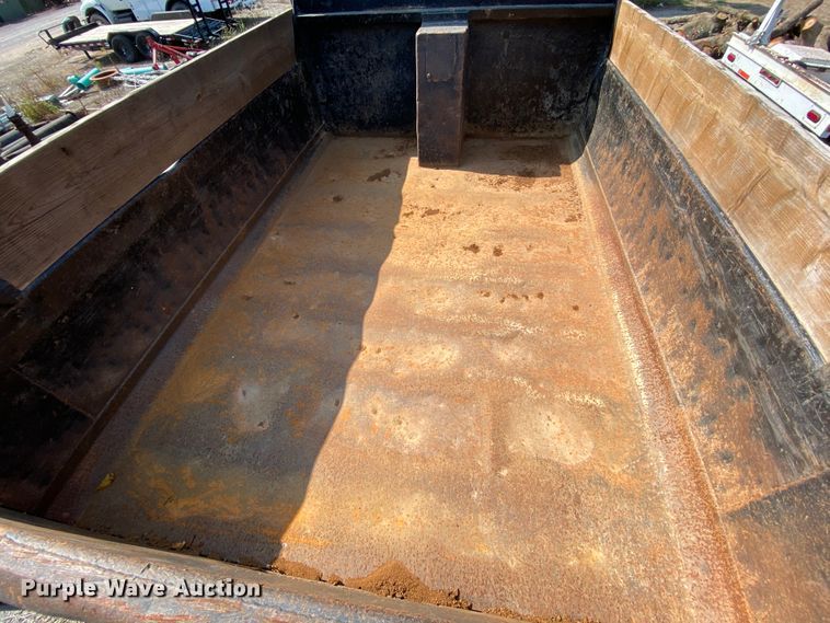 image for item HE9845 1999 Freightliner FL70  dump truck