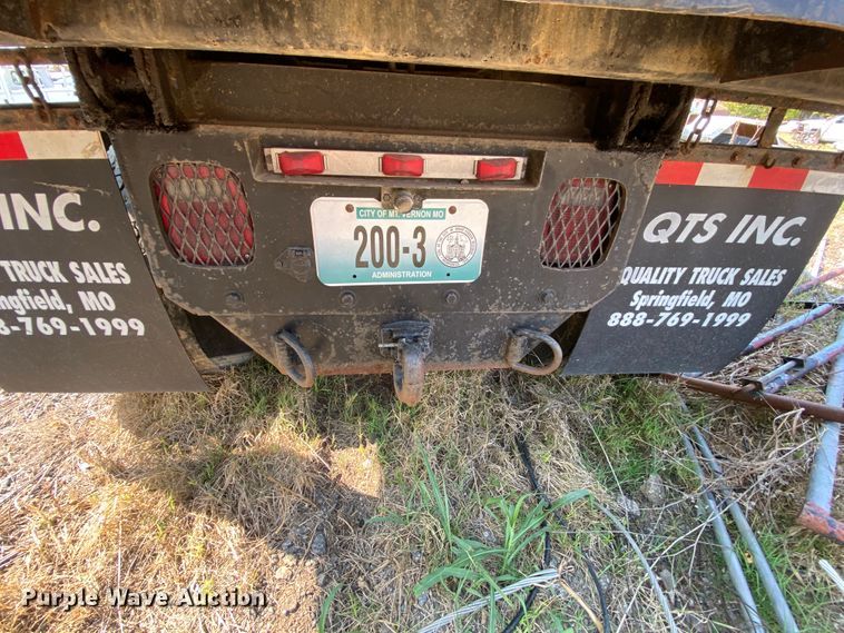 image for item HE9845 1999 Freightliner FL70  dump truck