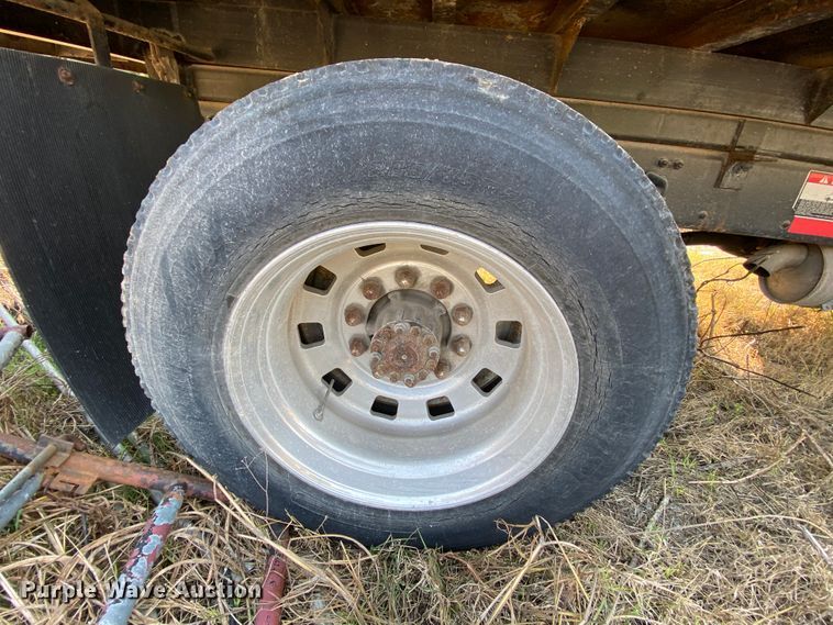 image for item HE9845 1999 Freightliner FL70  dump truck